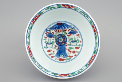 A Chinese wucai bowl with buddhist emblems, Shunzhi, 1643-1661